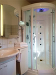 Hotel: Komfort-Doppelzimmer mit Dampfdusche im Bad